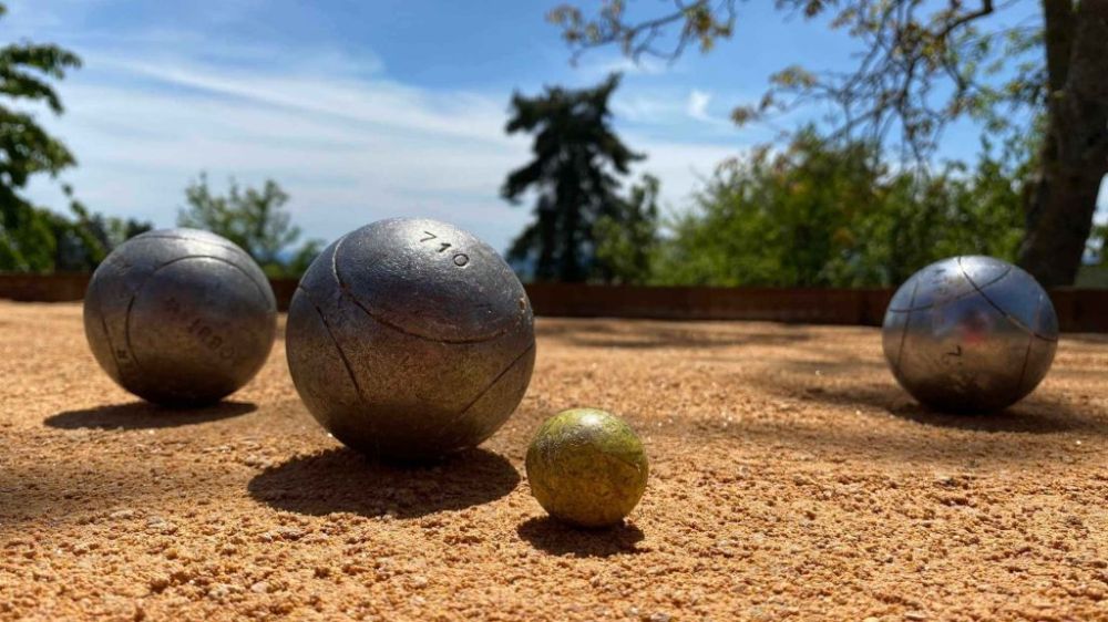 Partita di petanque sui campi del circolo